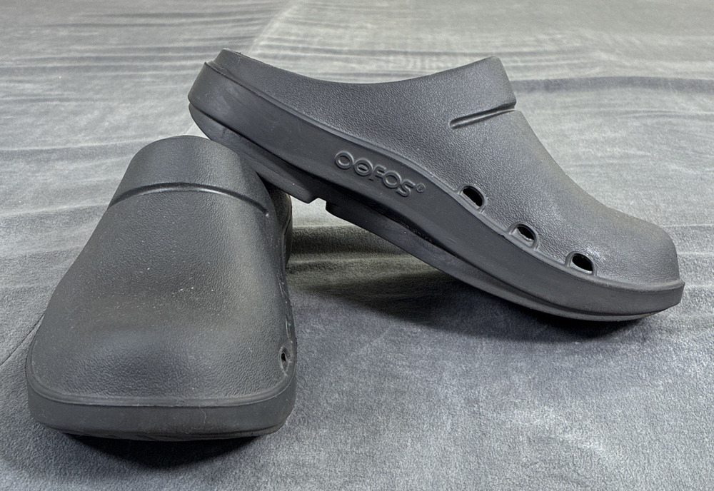OOFOS OOcloog Black Recovery Clog Sandals Men's 7 / Women's 9 Bnfts Charity